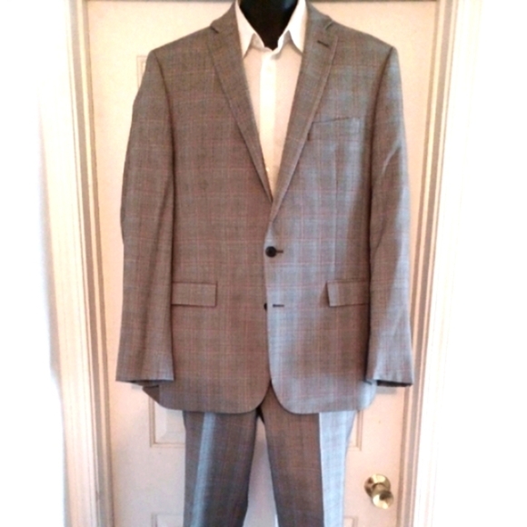 RYAN SEACREST DISTINCTION Gray Plaid Suit, 44L, 38W/30L - Picture 1 of 9